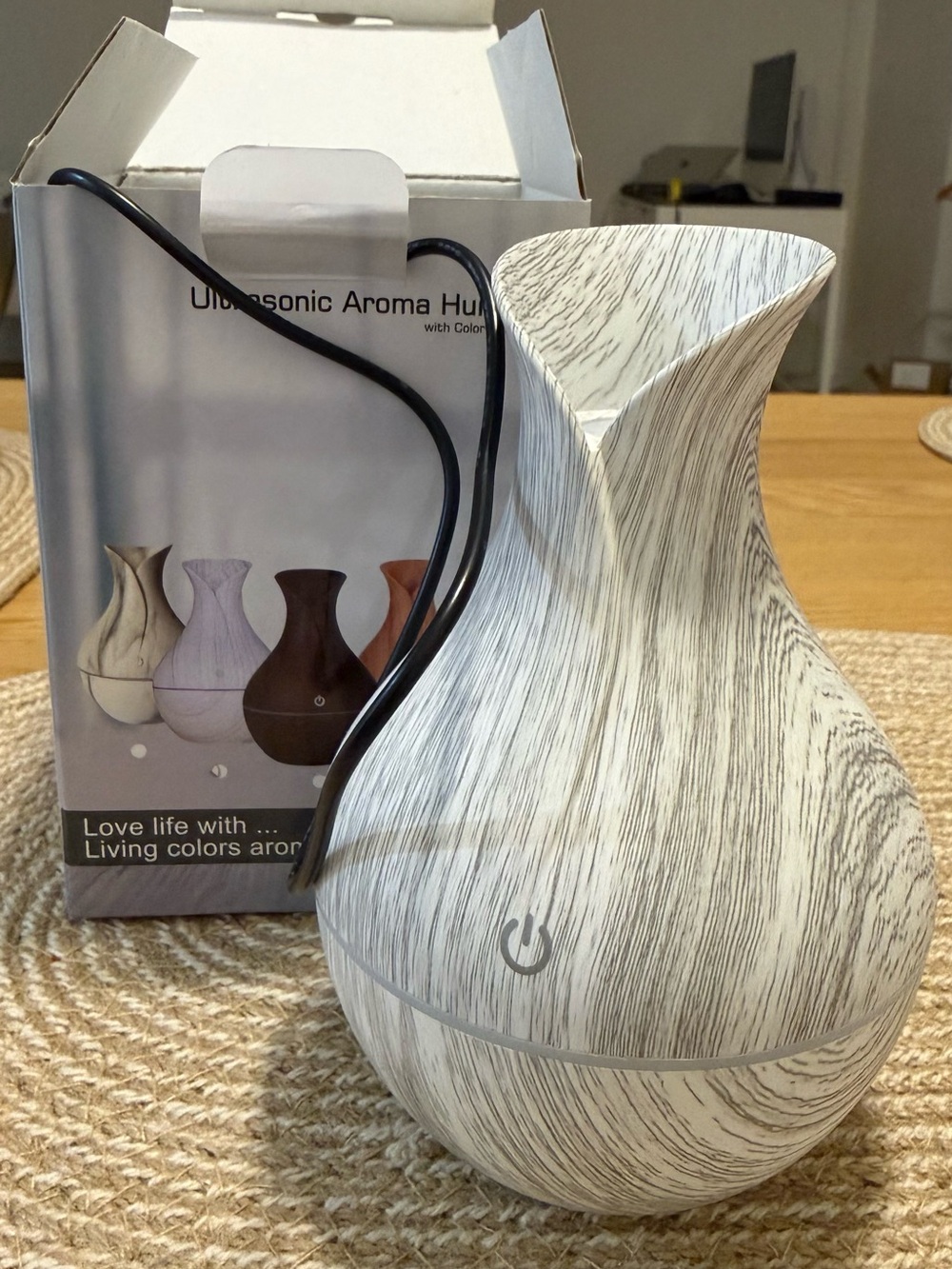 Ultrasonic Aroma Humidifier with Color Changing LED - Picture 2 of 2